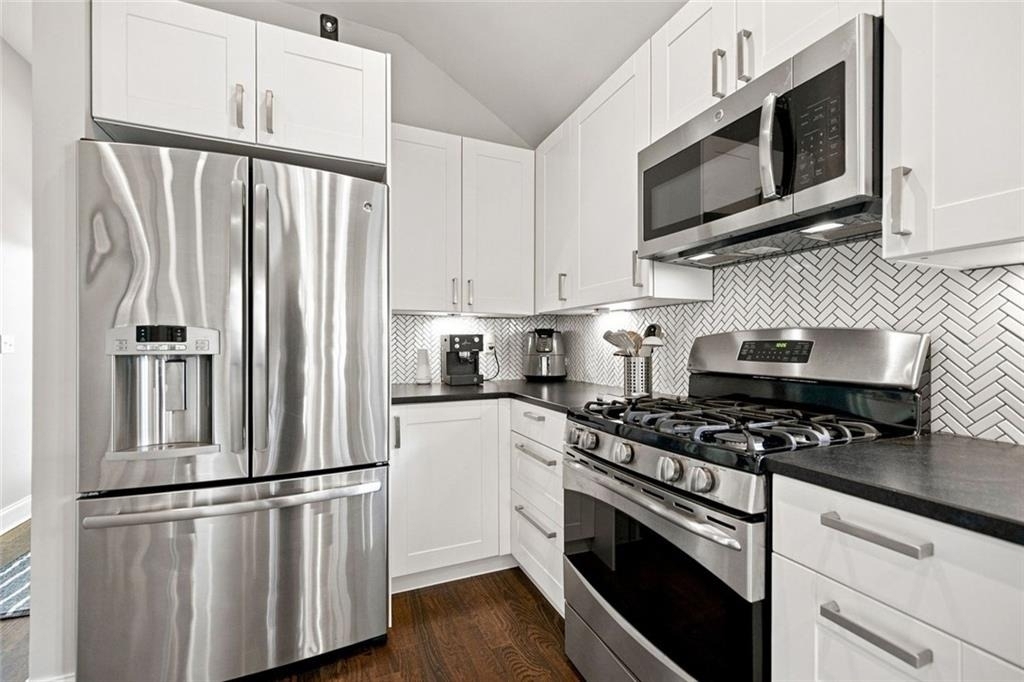 379 Patterson Avenue Se - Photo 9