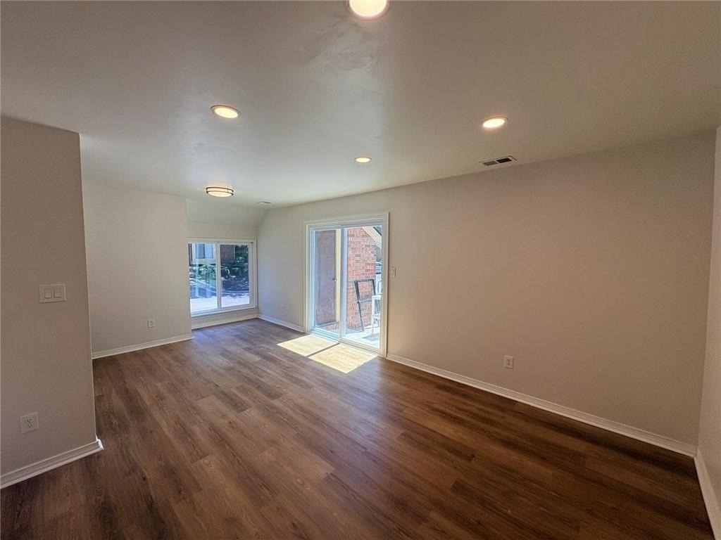 25 Country Court - Photo 2