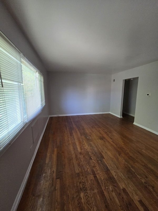 7530 S Saginaw Avenue - Photo 3