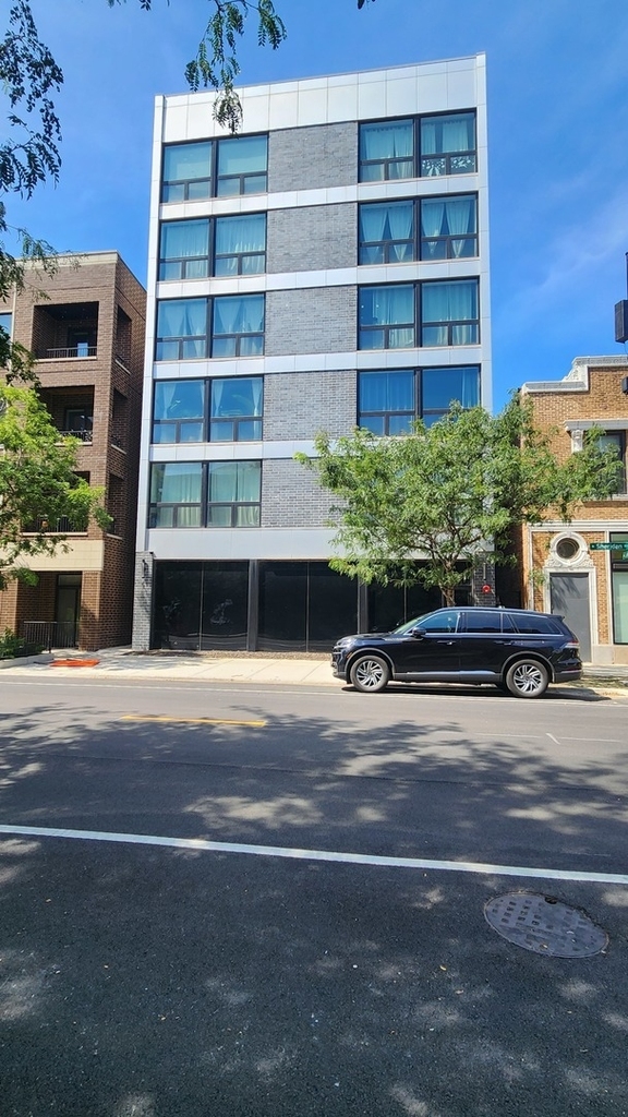 4720 N Sheridan Road - Photo 0