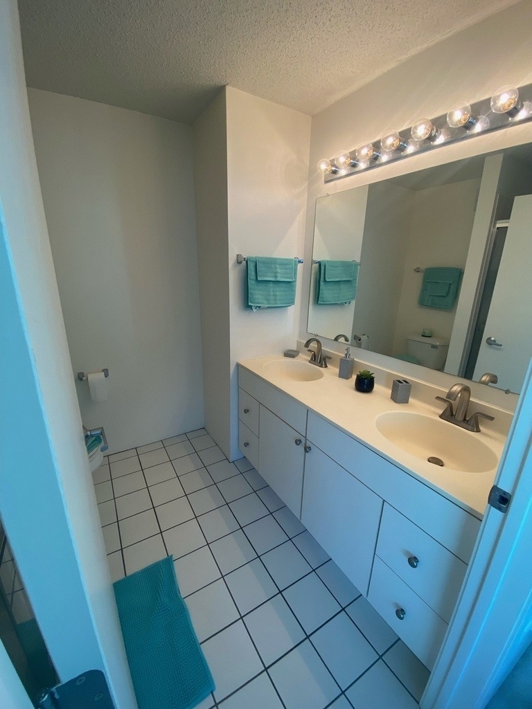 3120 S Indiana Avenue - Photo 2