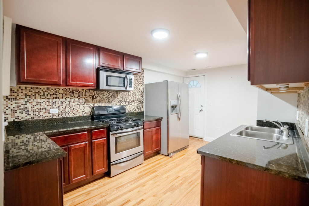 3057 W Grace Street - Photo 1