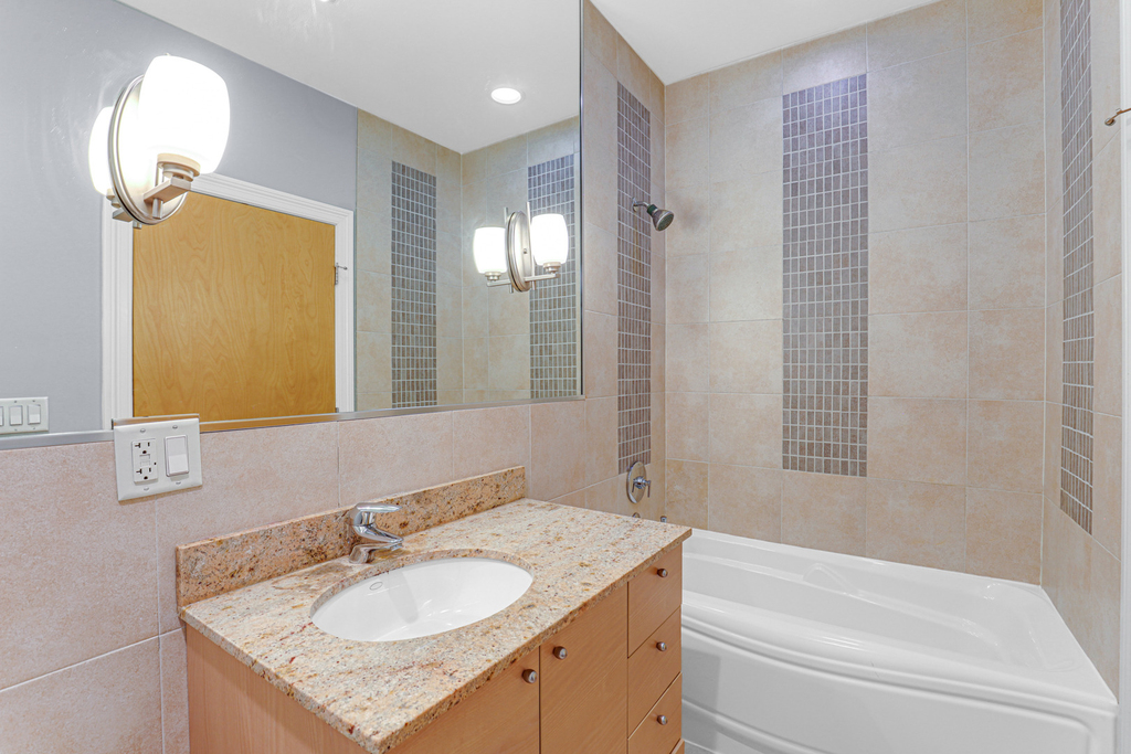 4755 N Washtenaw Avenue - Photo 19