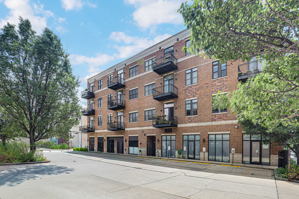 4755 N Washtenaw Avenue - Photo 22