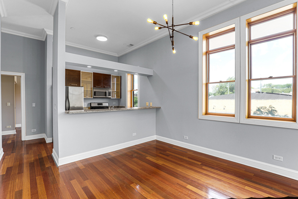 4755 N Washtenaw Avenue - Photo 9