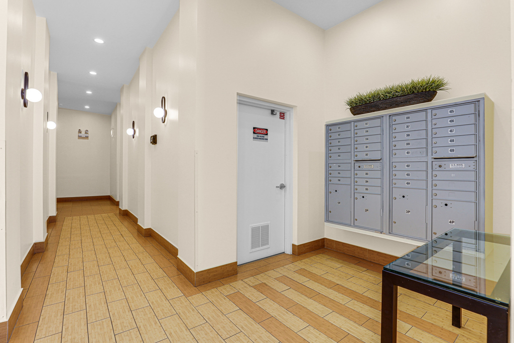 4755 N Washtenaw Avenue - Photo 3