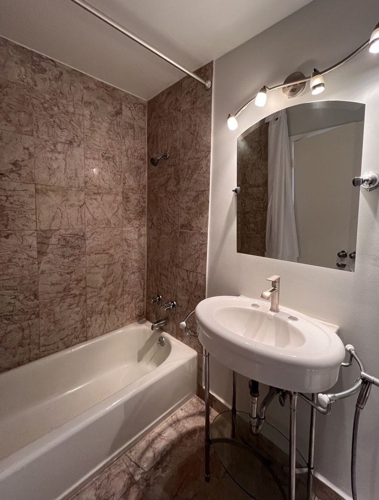 6325 N Sheridan Road - Photo 5