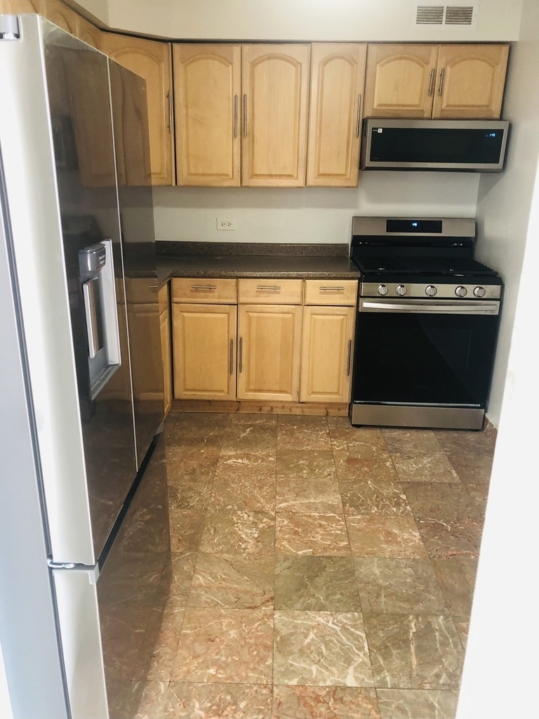 6325 N Sheridan Road - Photo 7