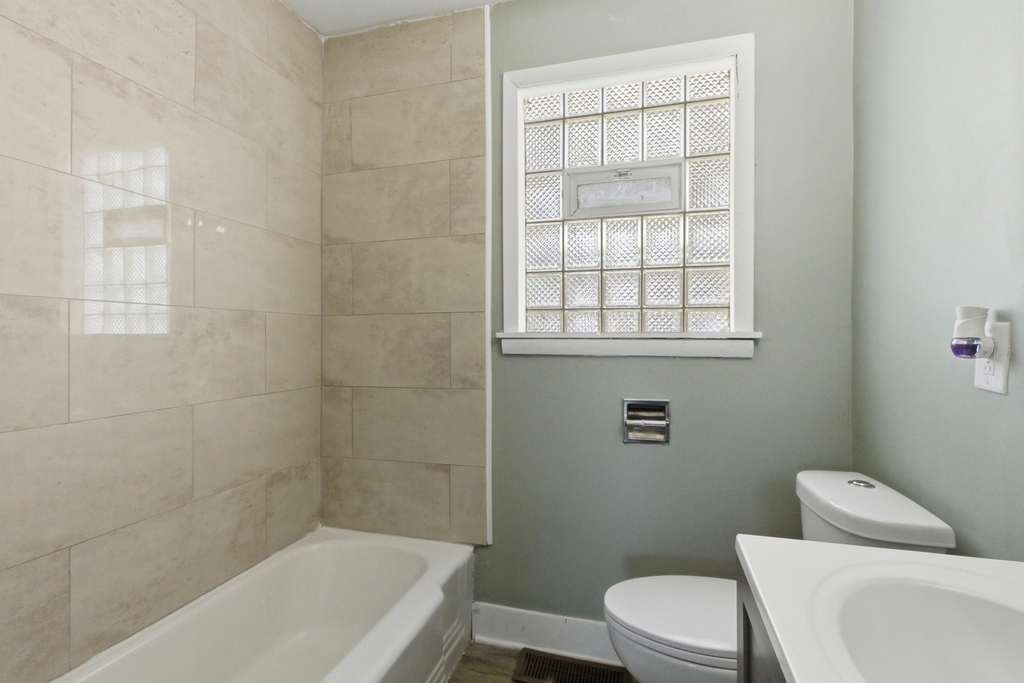 12300 S Elizabeth Street - Photo 9