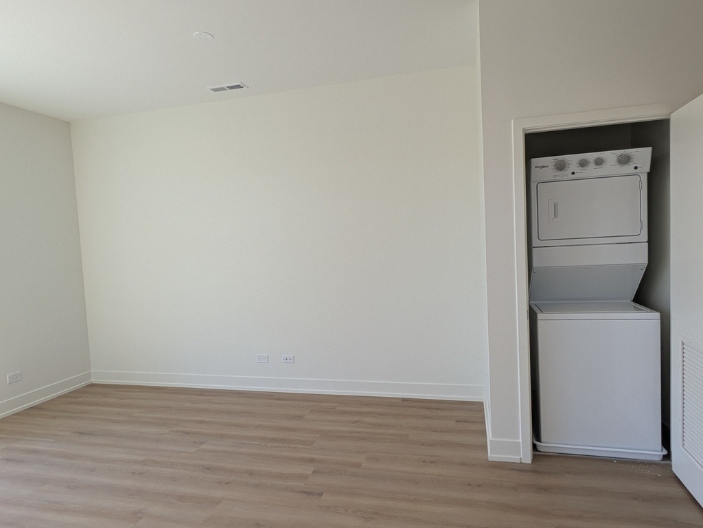4740 W Addison Street - Photo 5