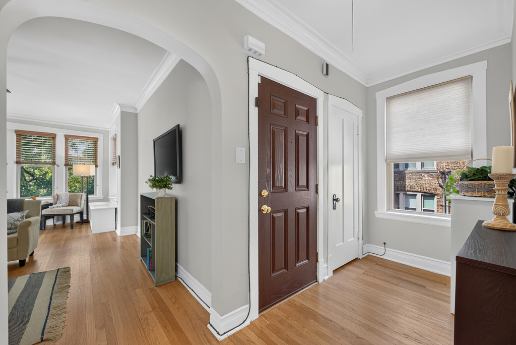 414 S Harvey Avenue - Photo 2