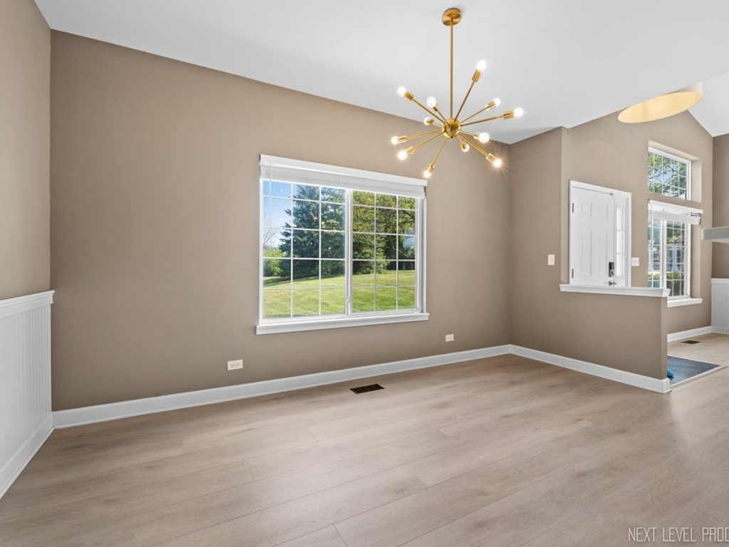 819 Asbury Drive - Photo 8