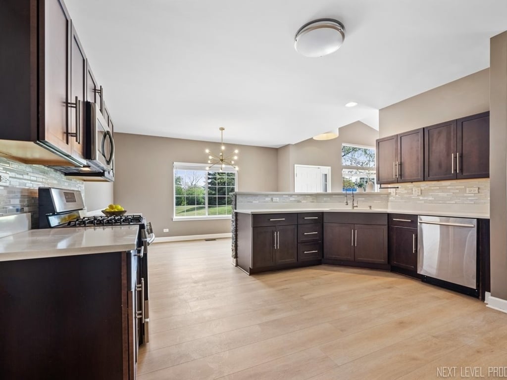 819 Asbury Drive - Photo 9