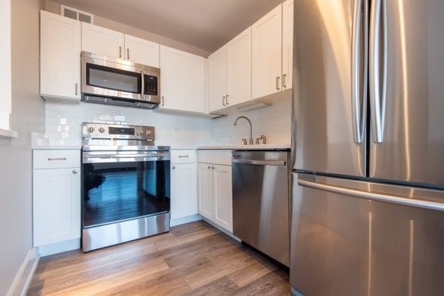 655 W Irving Park Road - Photo 5