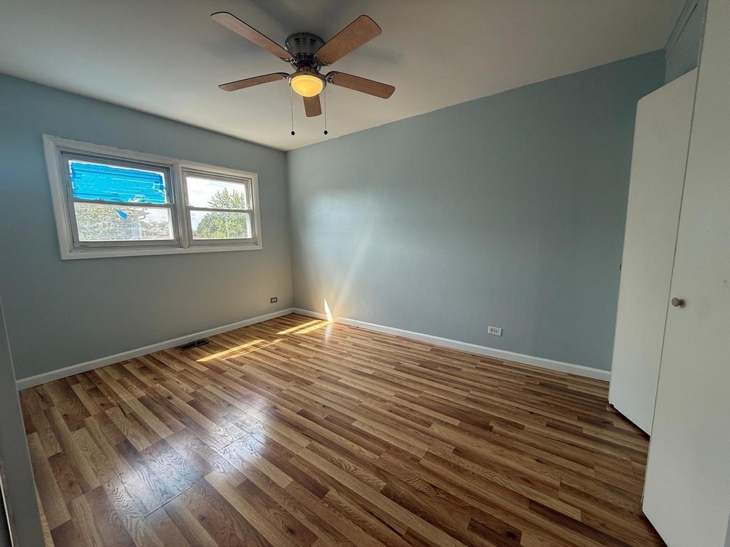 1305 Kingsbury Drive - Photo 7