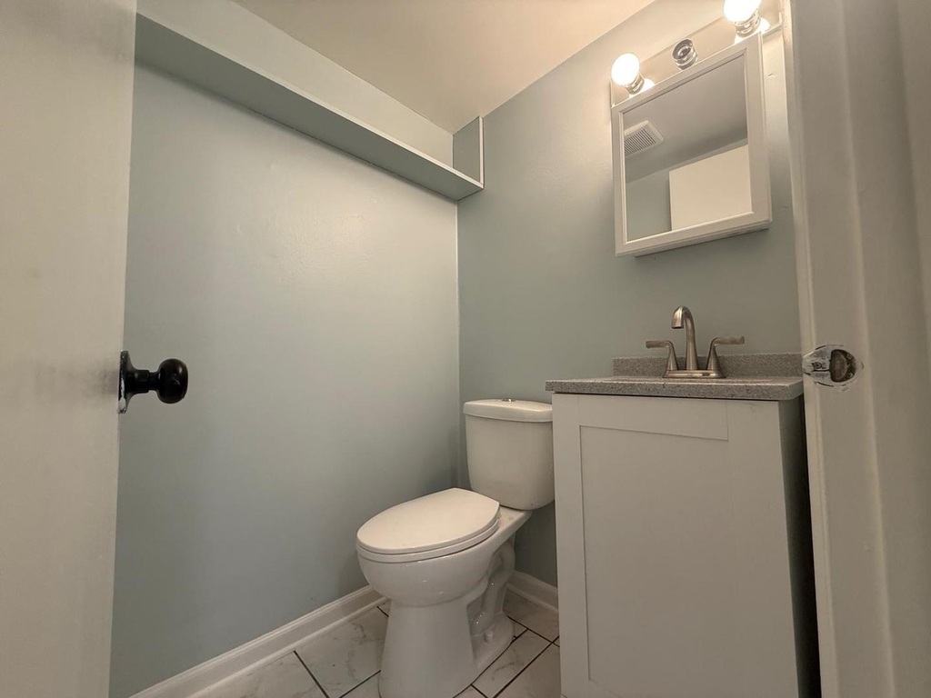 1305 Kingsbury Drive - Photo 6