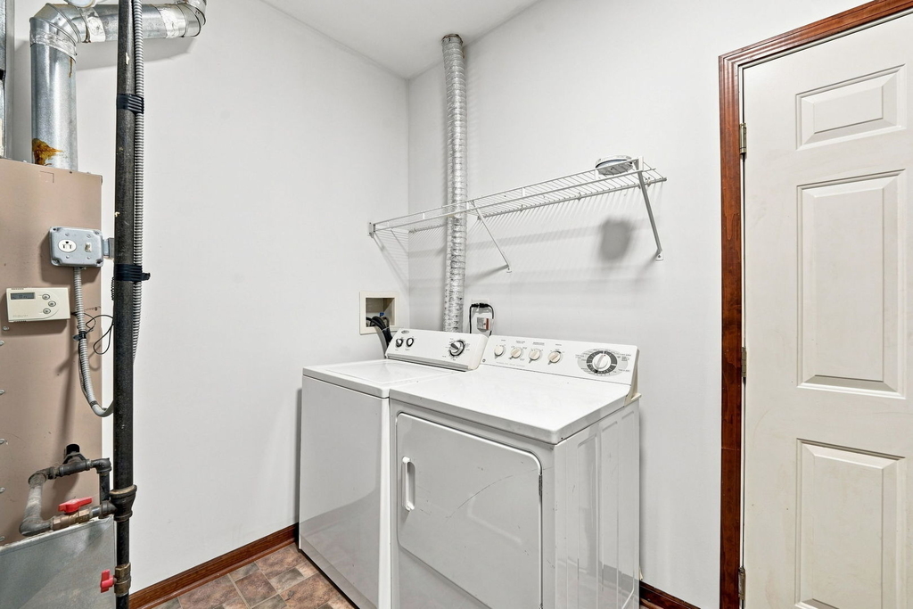 2532 Oneida Lane - Photo 13