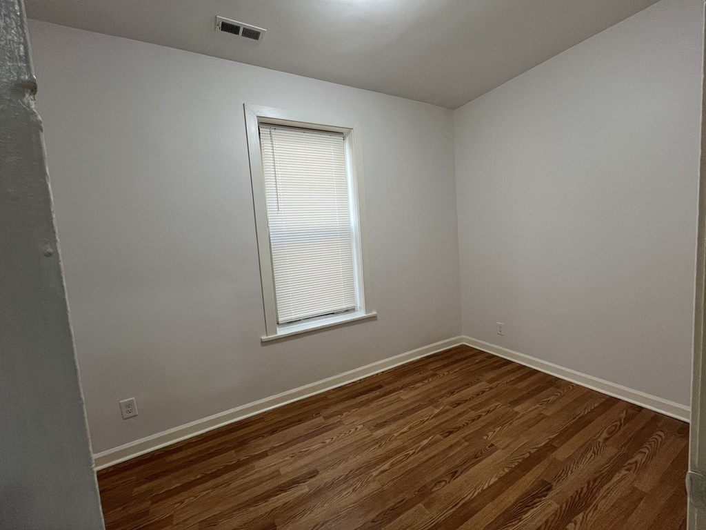 4345 S Artesian Avenue - Photo 12