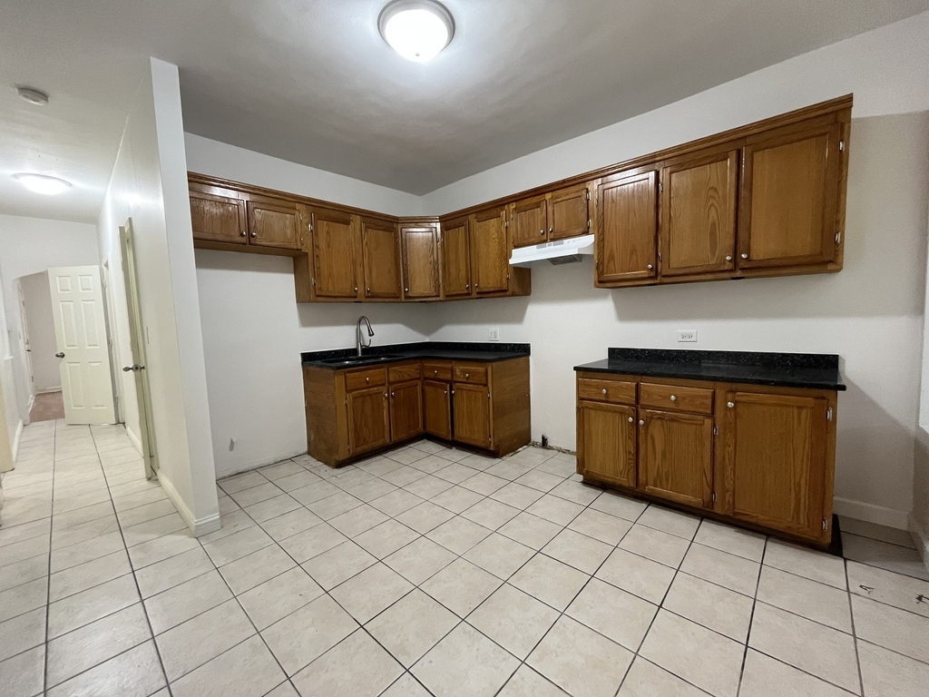 4345 S Artesian Avenue - Photo 11