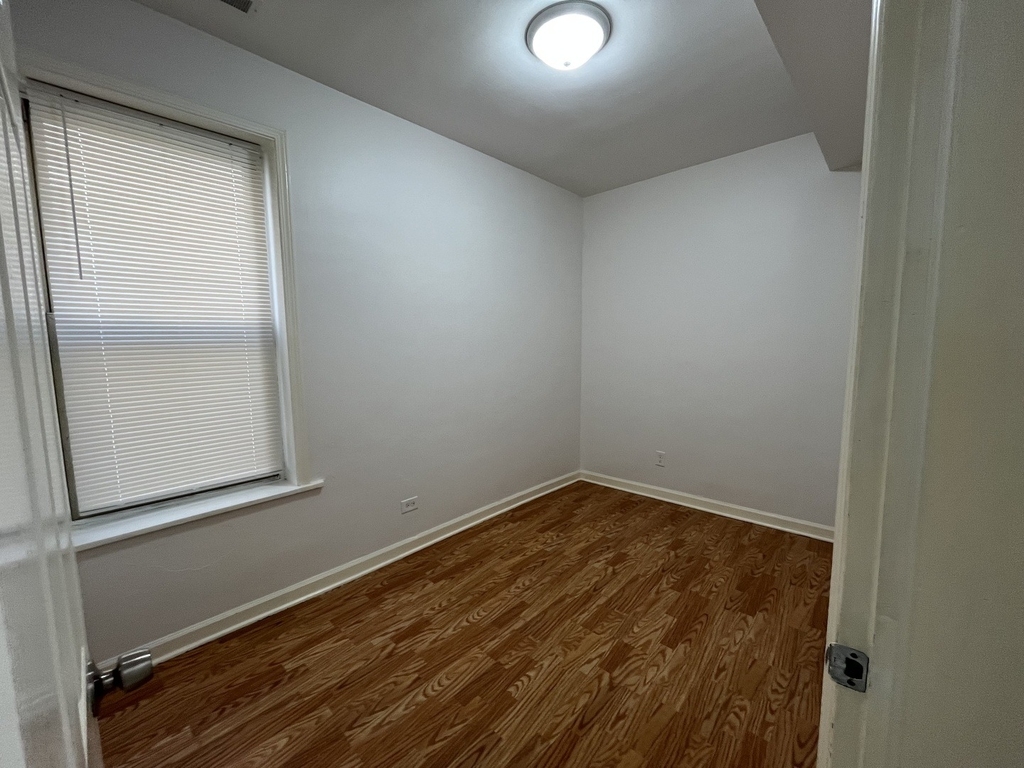4345 S Artesian Avenue - Photo 8