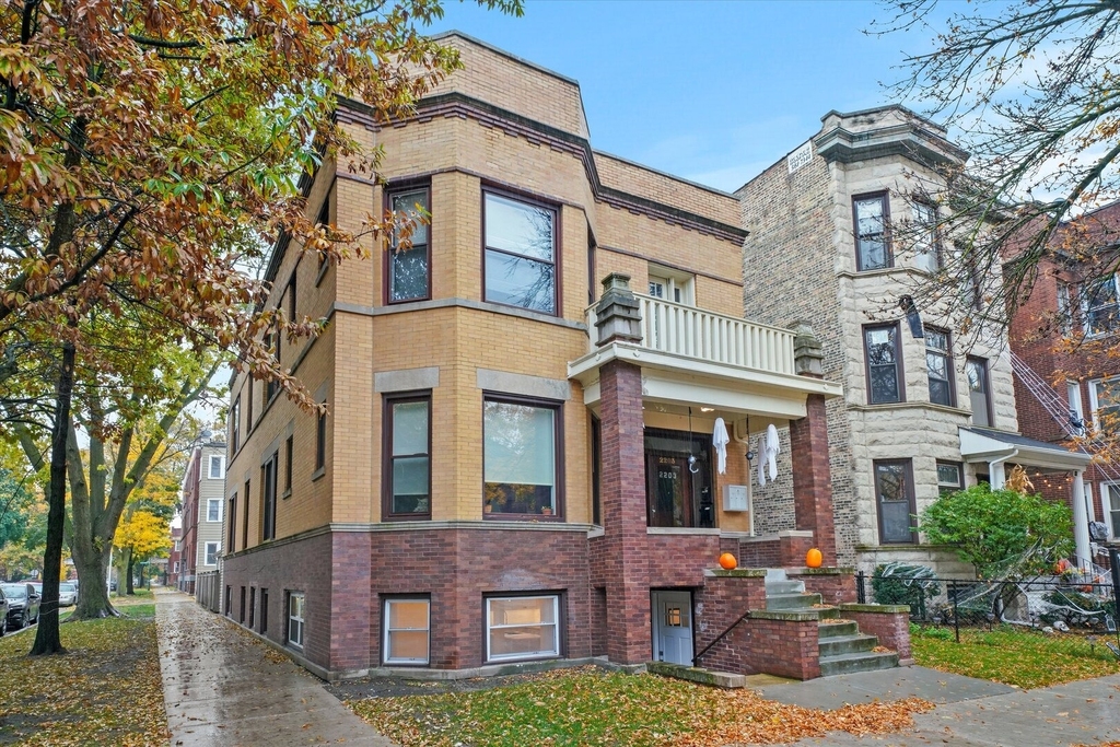 2203 W Giddings Street - Photo 0