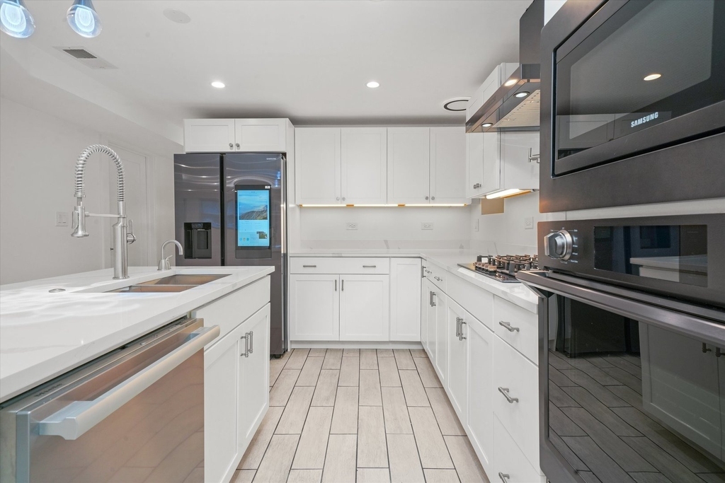 2203 W Giddings Street - Photo 3