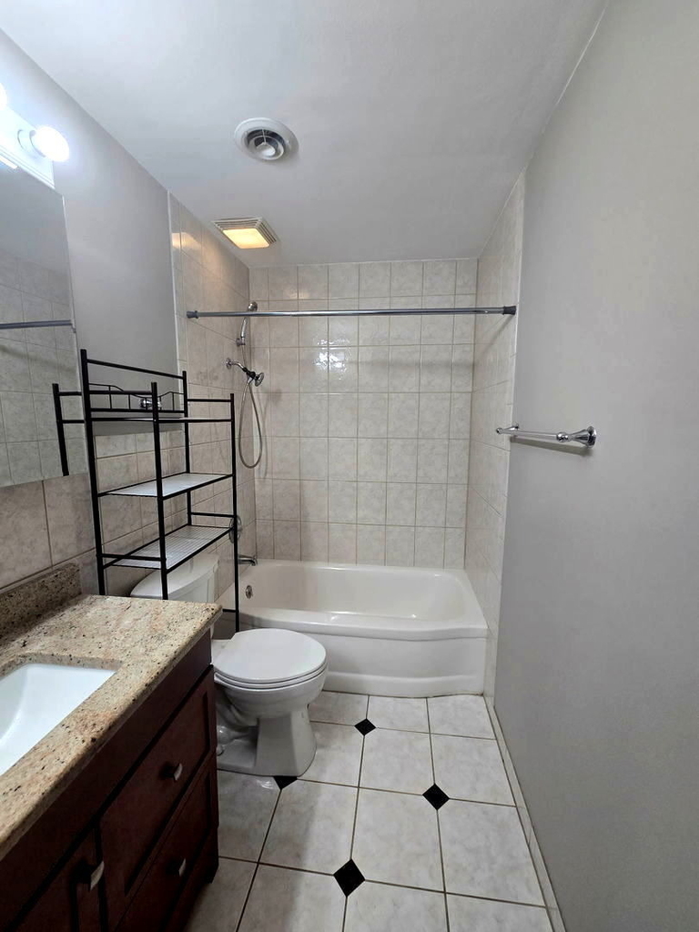 209 Washington Square - Photo 8