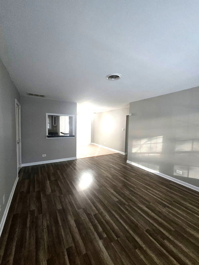 209 Washington Square - Photo 2
