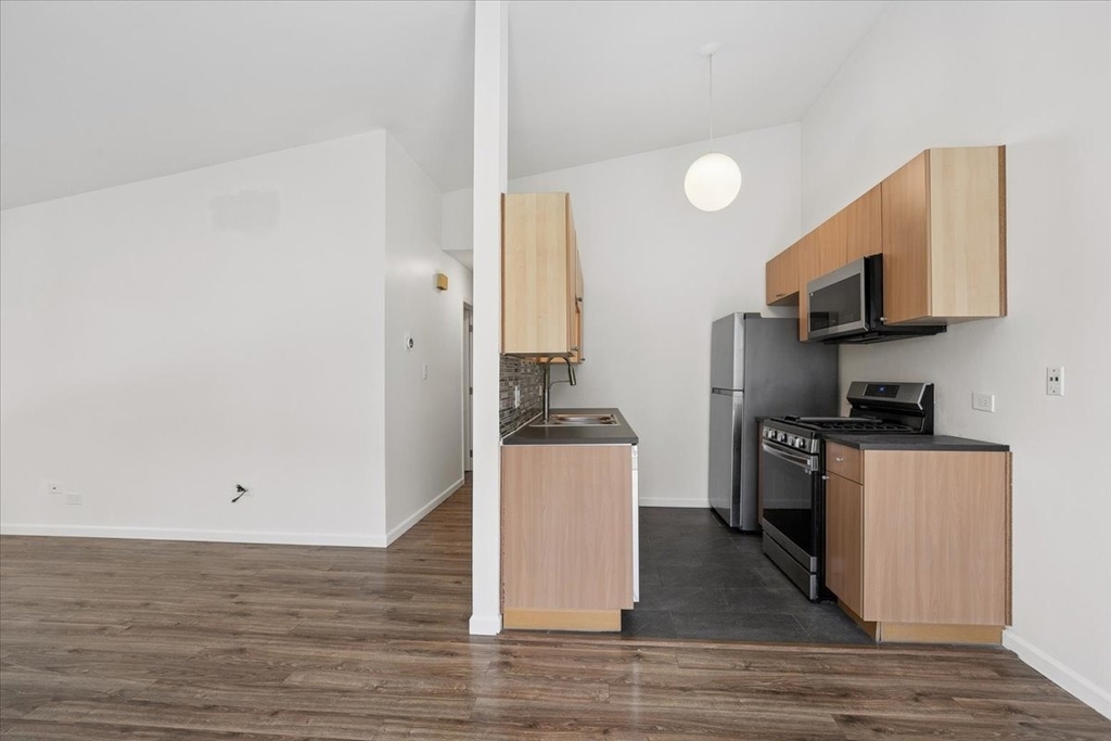 415 Tyler Court - Photo 6