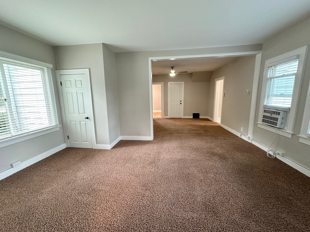 438 Ada Street - Photo 10