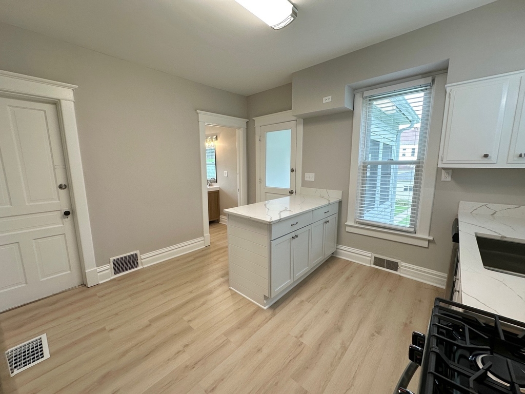 438 Ada Street - Photo 7