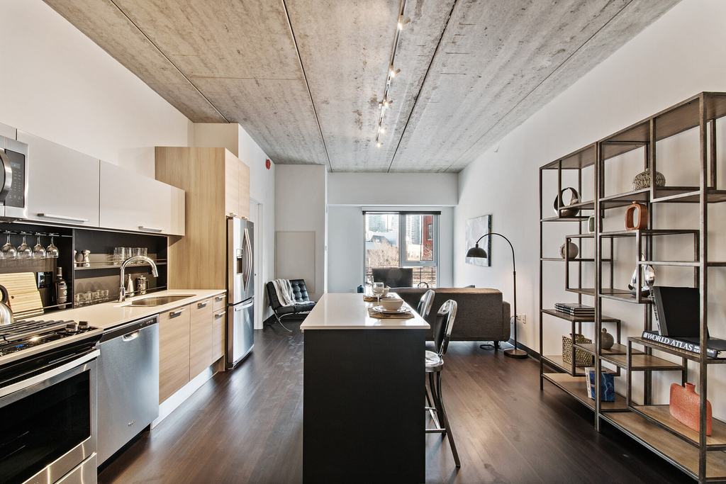 710 W Grand Avenue - Photo 2