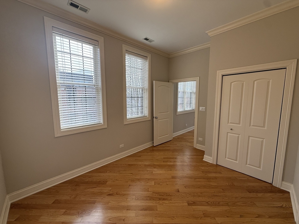 2338 W Morse Avenue - Photo 9