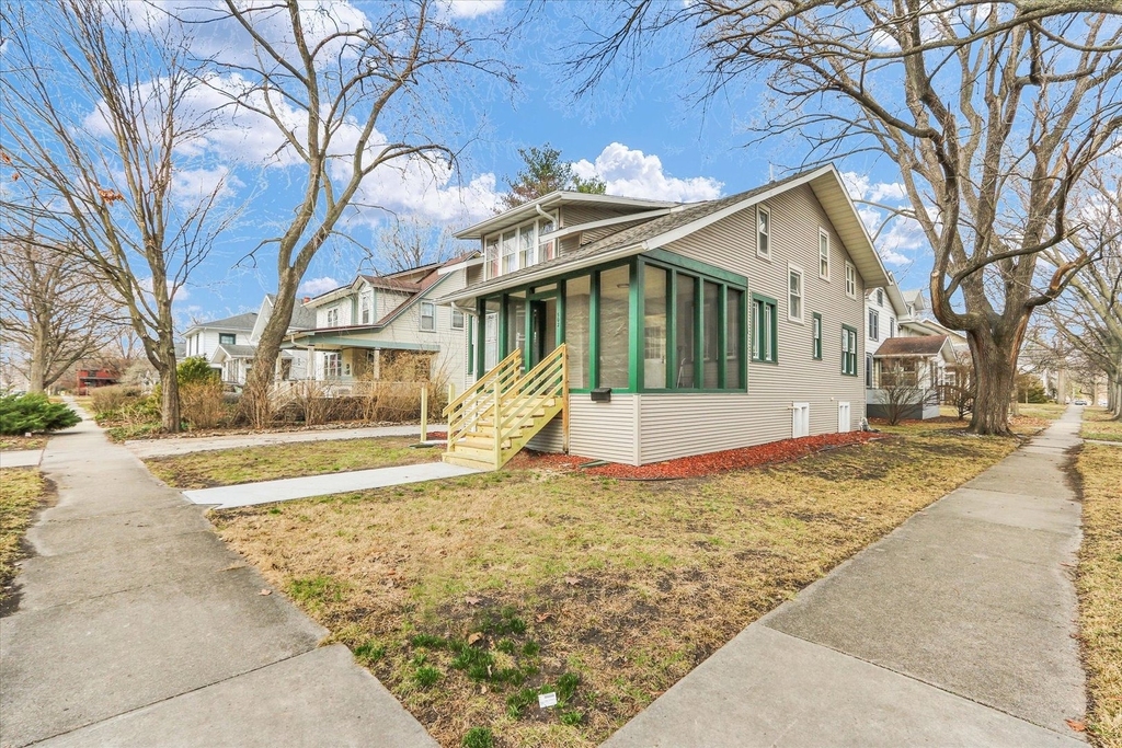 502 W John Street - Photo 2