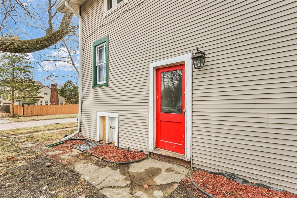 502 W John Street - Photo 37