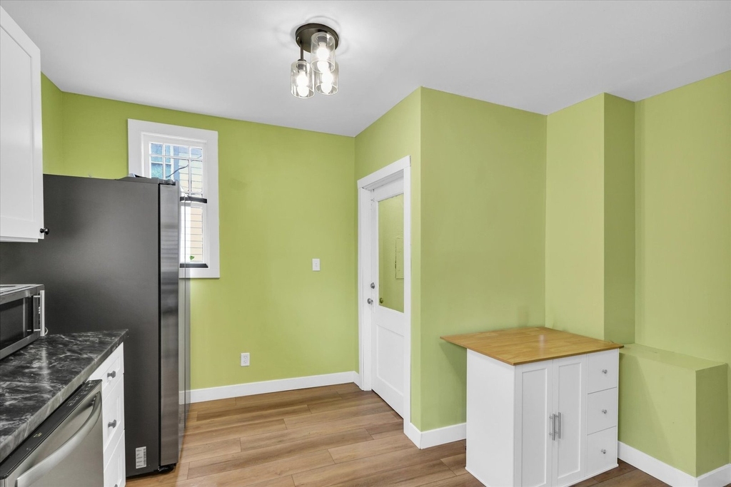 502 W John Street - Photo 13