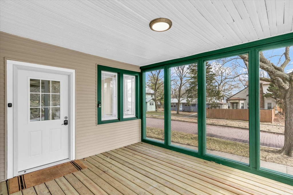 502 W John Street - Photo 4