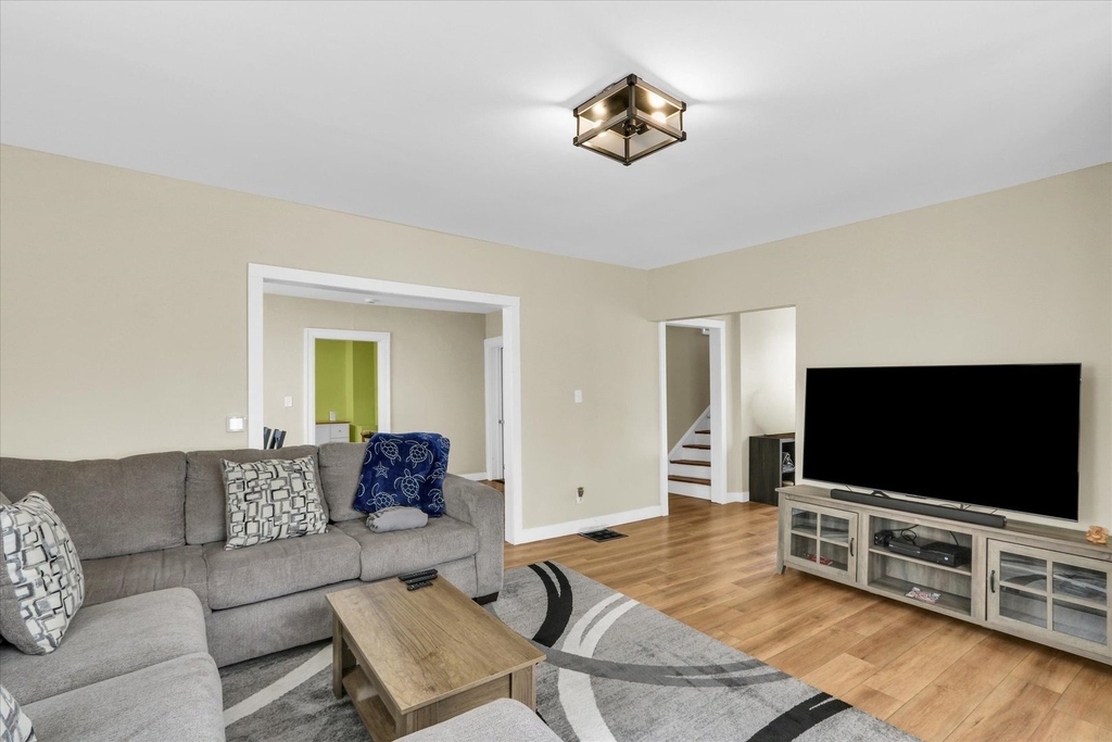 502 W John Street - Photo 9