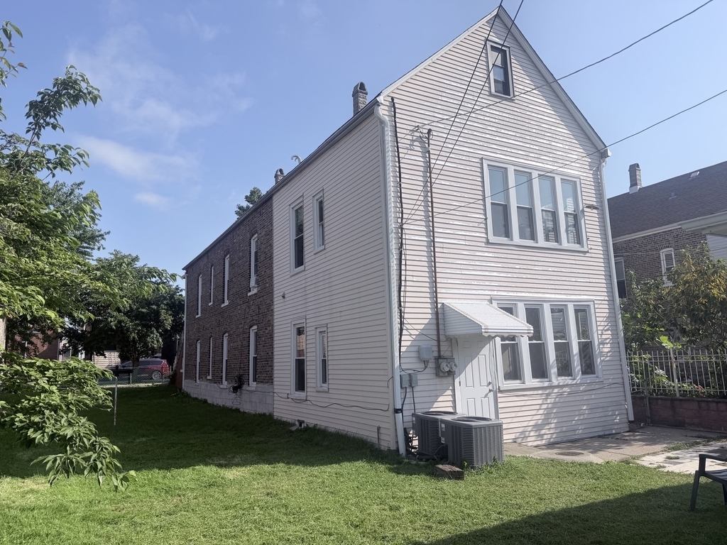 1633 W 38th Street - Photo 14