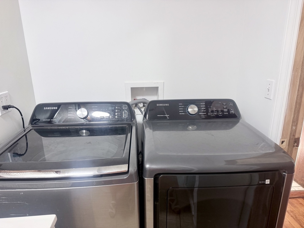 1633 W 38th Street - Photo 8