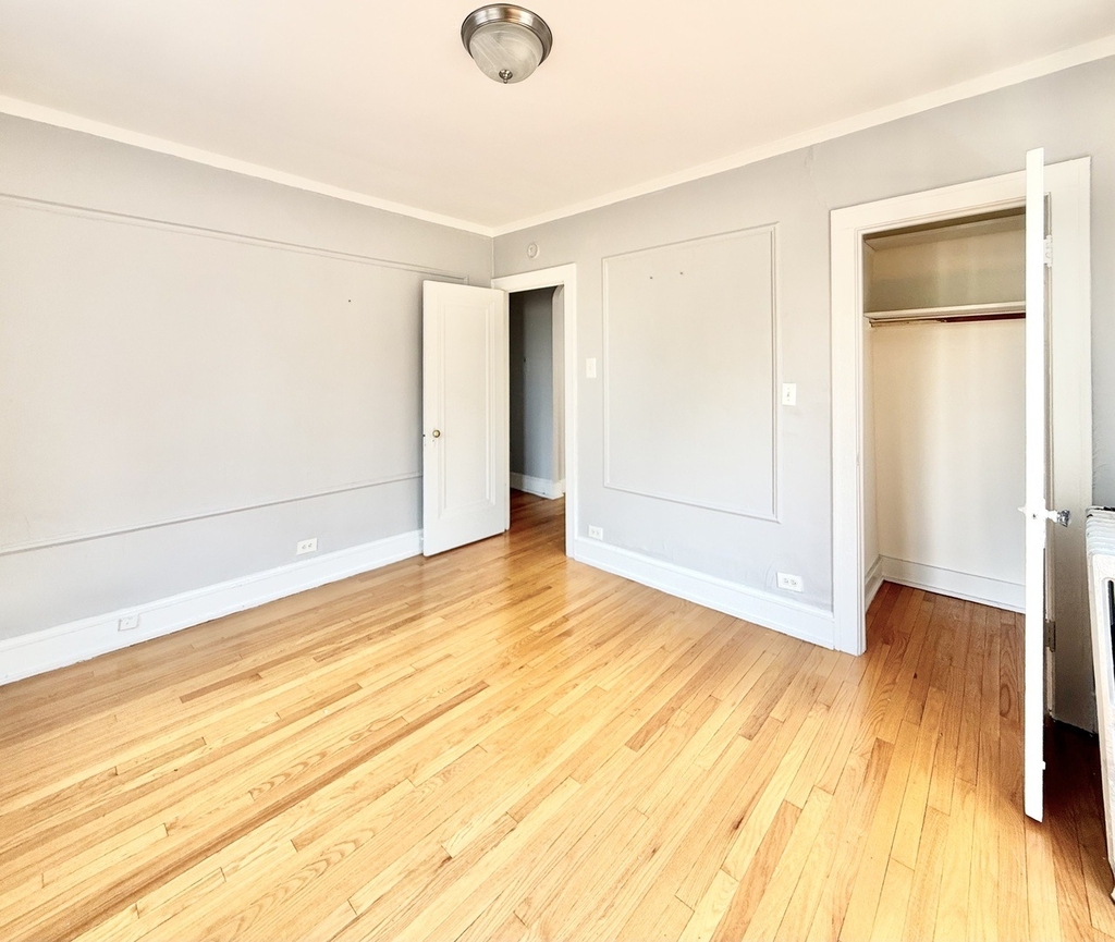 2801 W Lunt Avenue - Photo 13