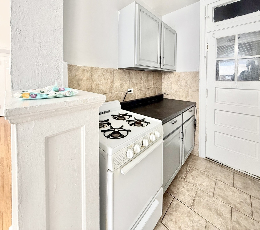 2801 W Lunt Avenue - Photo 6
