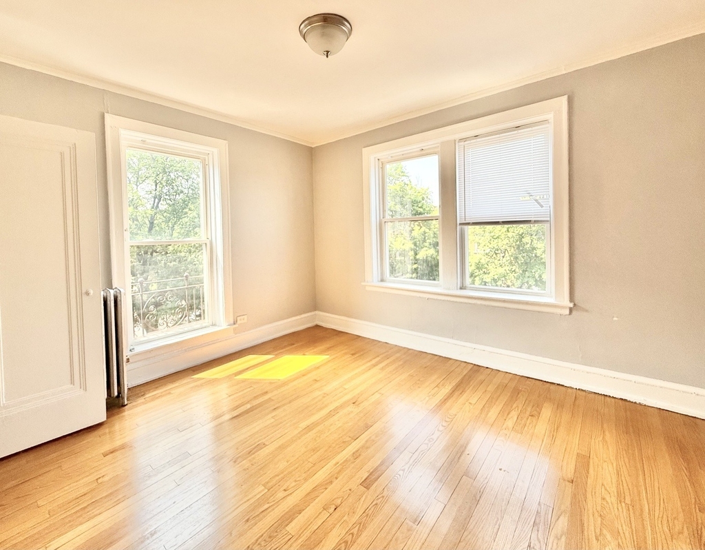 2801 W Lunt Avenue - Photo 12