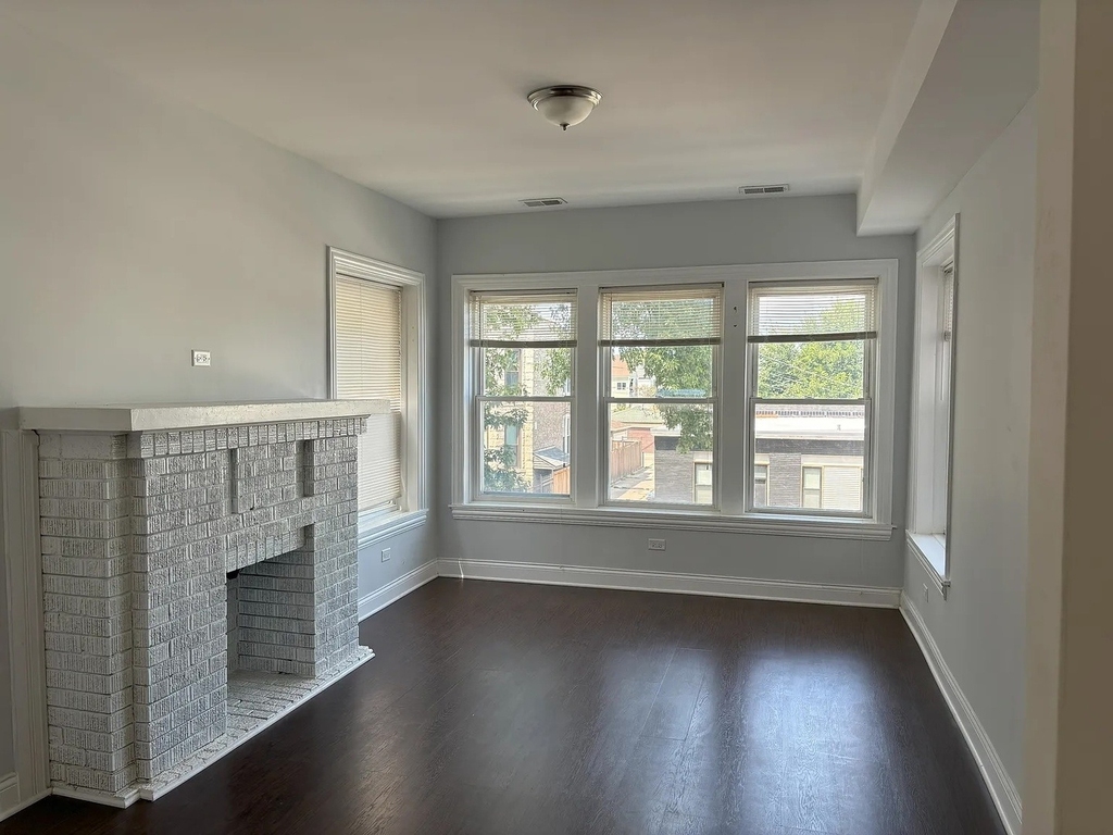 3613 W Palmer Street - Photo 1