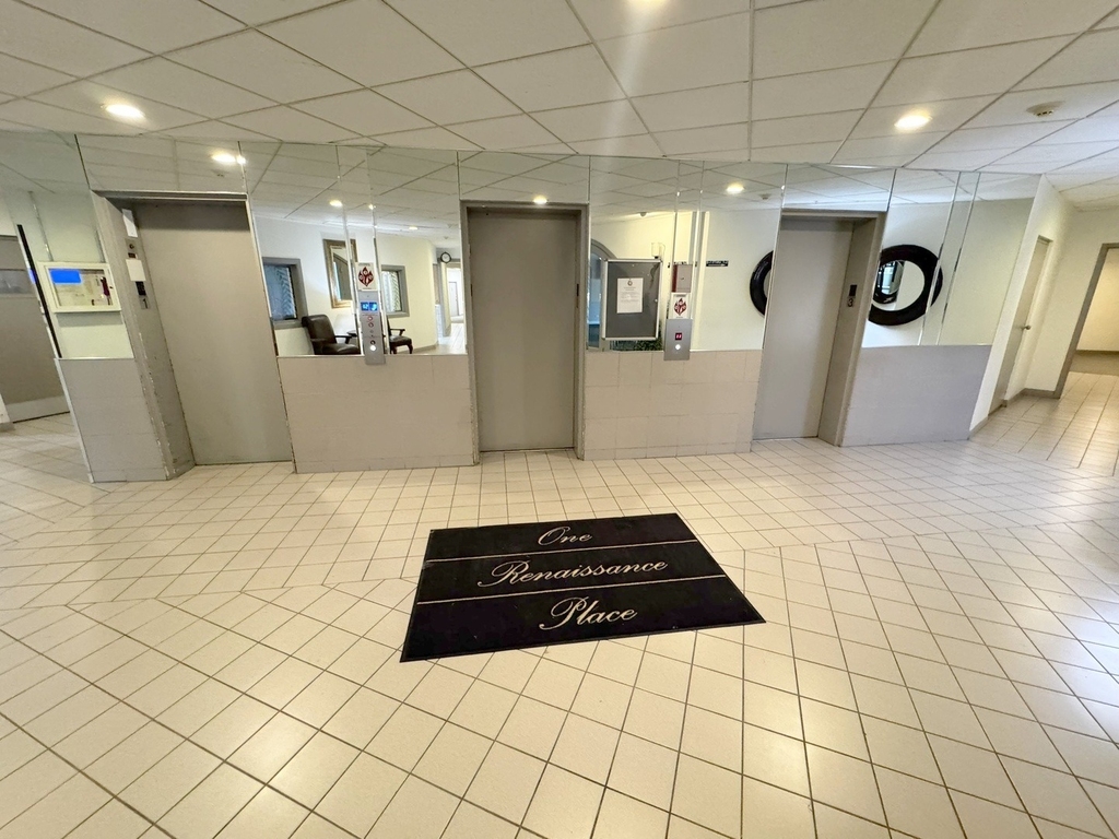 1 Renaissance Place - Photo 23