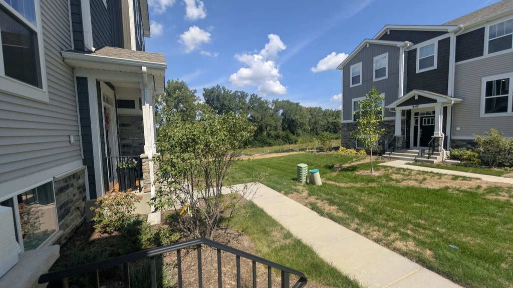 434 Red Oak Circle - Photo 1