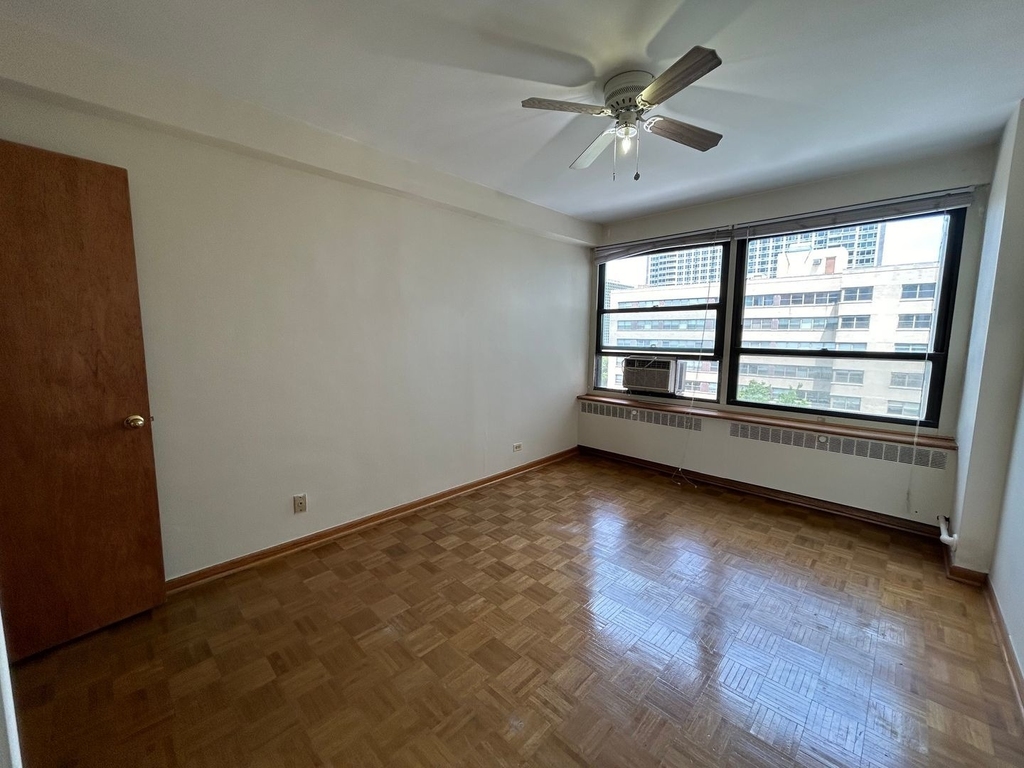 4180 N Marine Drive - Photo 4