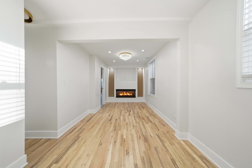 1934 W Race Avenue - Photo 13
