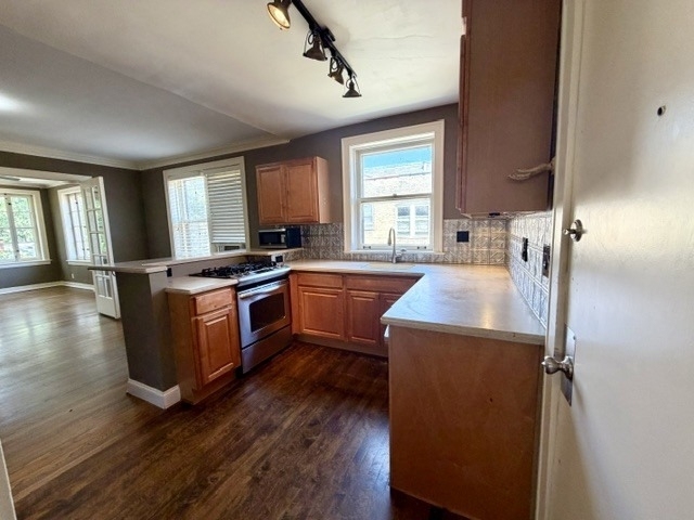 1216 Central Street - Photo 2