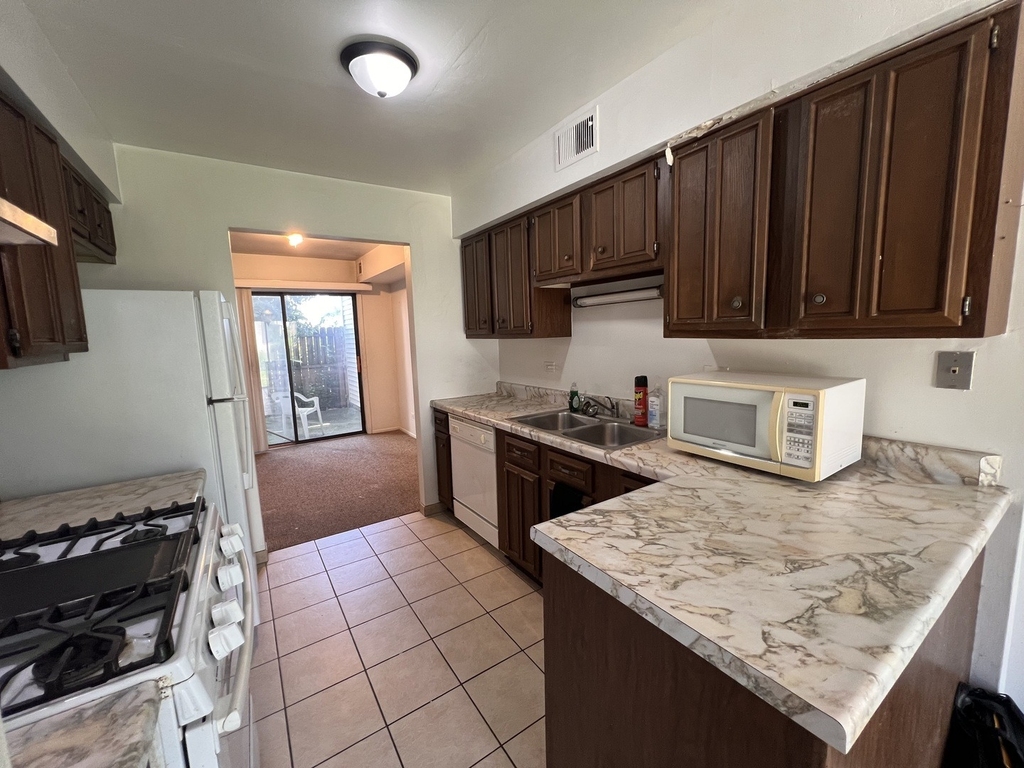 951 Wilshire Court - Photo 6